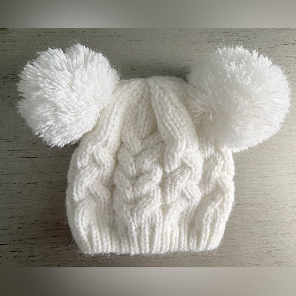 Angel Face Cozy White Knit Double Pom-Pom Beanie for Babies Size 0-6 months old.
